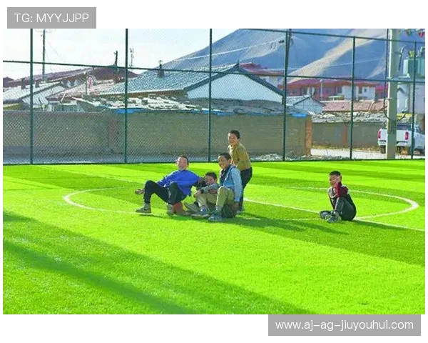 依山就势打造高海拔山区特色生态足球场建设模式创新实践探索思路